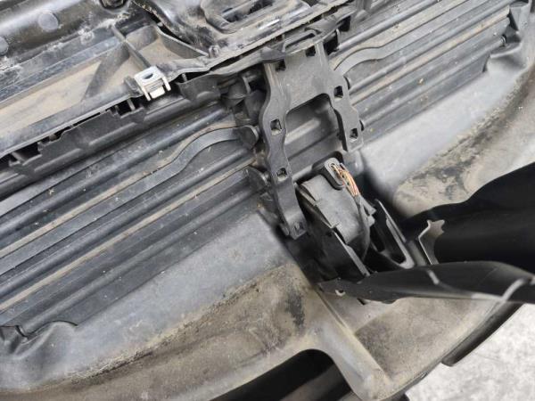 FACE AVANT BMW - Vue 3